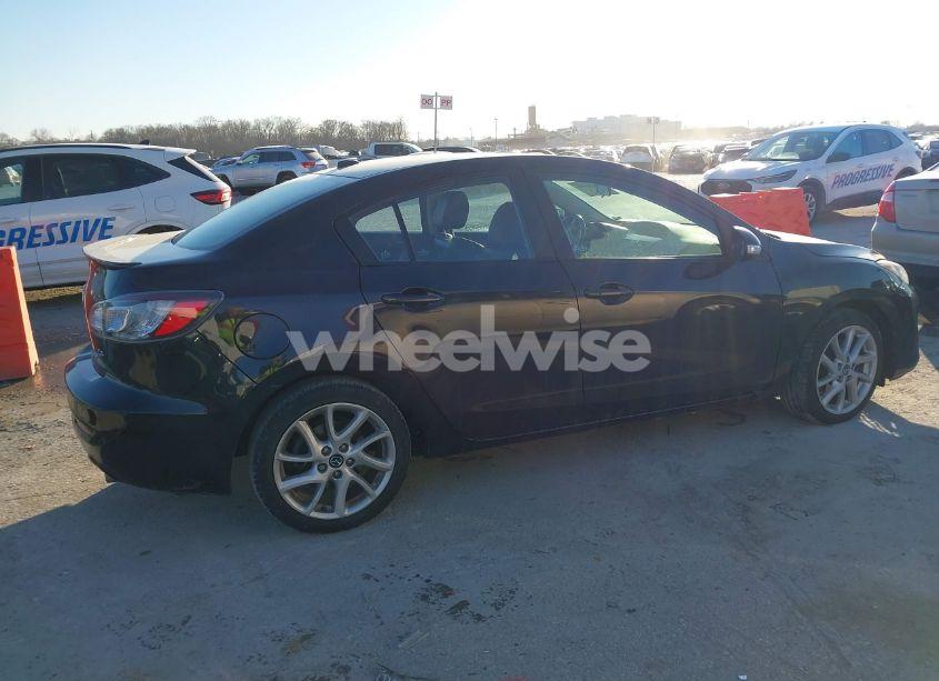 Photo 13 of 2013 Mazda Mazda3 S GRAND TOURING (VIN JM1BL1W52D1802560)