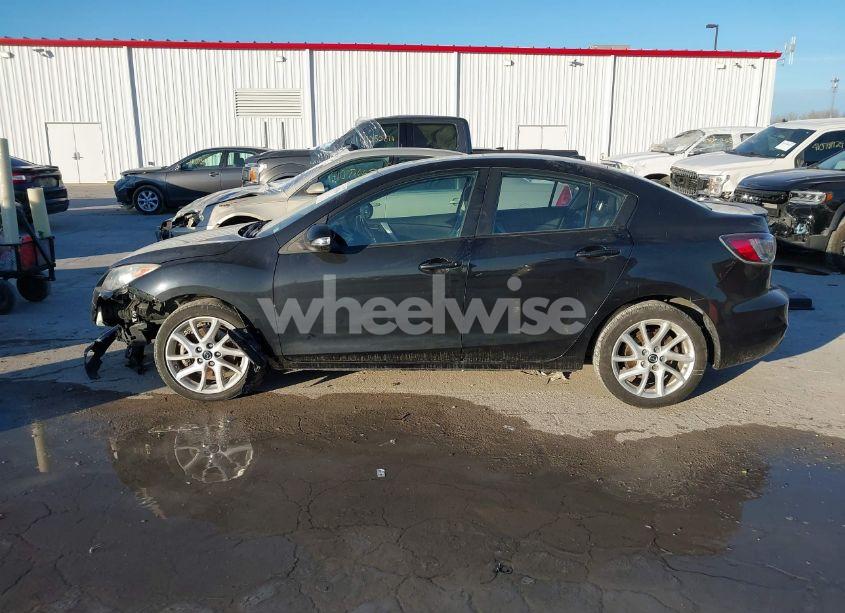 Photo 14 of 2013 Mazda Mazda3 S GRAND TOURING (VIN JM1BL1W52D1802560)