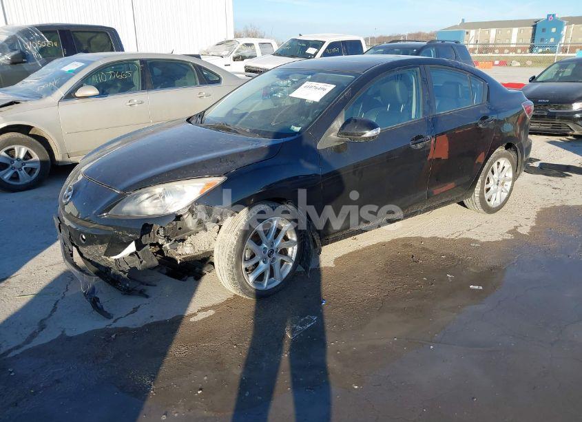 Photo 2 of 2013 Mazda Mazda3 S GRAND TOURING (VIN JM1BL1W52D1802560)