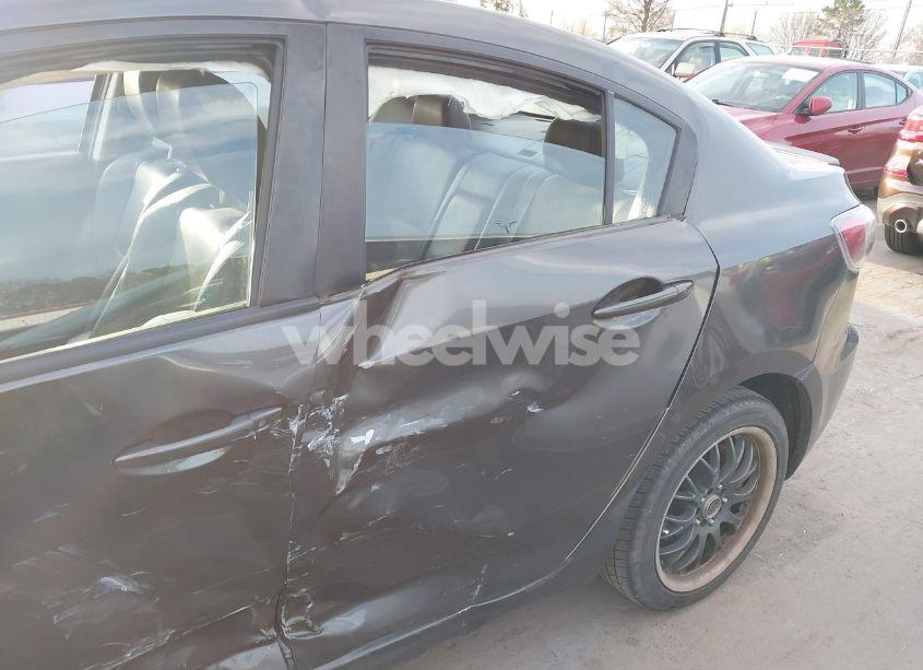 Photo 12 of 2011 Mazda Mazda3 S GRAND TOURING (VIN JM1BL1W54B1363052)
