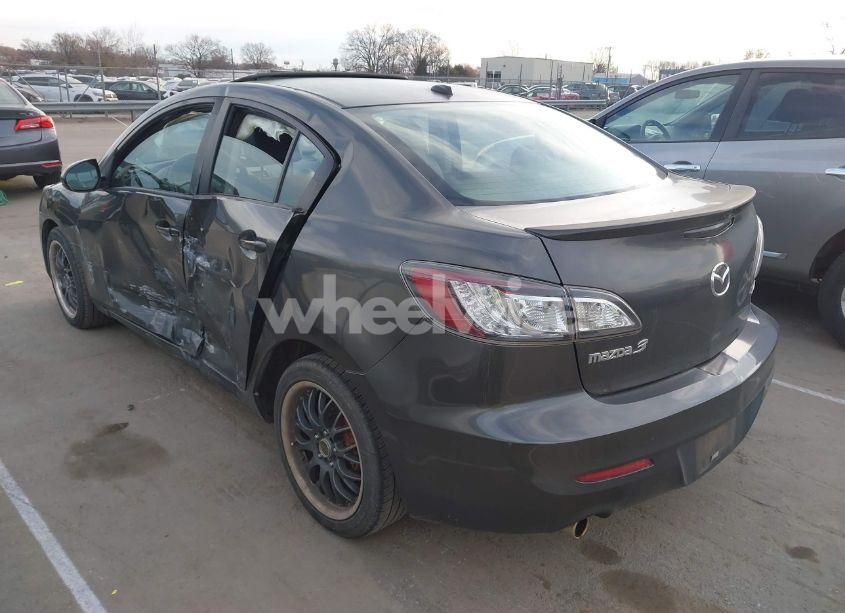 Photo 3 of 2011 Mazda Mazda3 S GRAND TOURING (VIN JM1BL1W54B1363052)