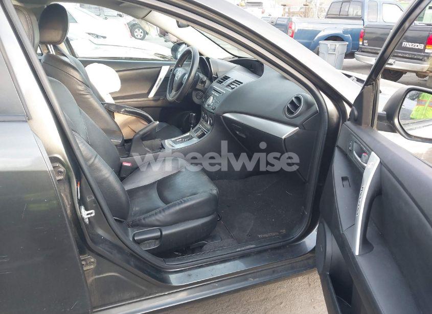 Photo 5 of 2011 Mazda Mazda3 S GRAND TOURING (VIN JM1BL1W54B1363052)