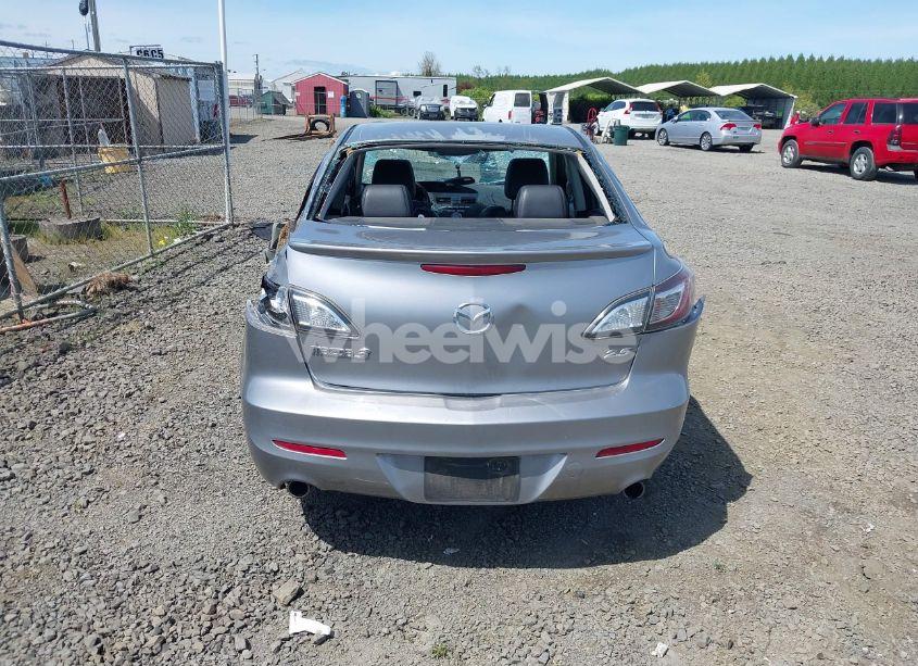 Photo 16 of 2011 Mazda Mazda3 S GRAND TOURING (VIN JM1BL1W61B1371148)