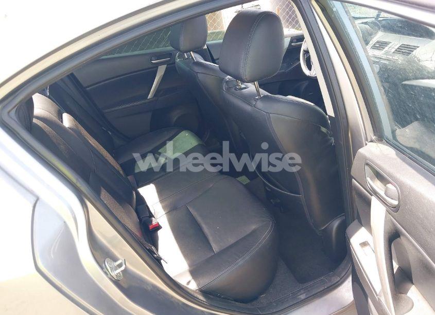 Photo 8 of 2011 Mazda Mazda3 S GRAND TOURING (VIN JM1BL1W61B1371148)