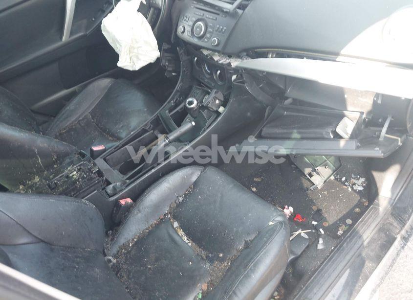 Photo 5 of 2012 Mazda Mazda3 I GRAND TOURING (VIN JM1BL1W72C1644155)