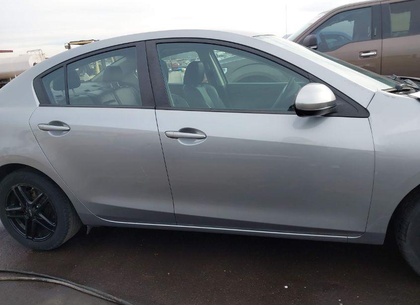 Photo 13 of 2012 Mazda Mazda3 I GRAND TOURING (VIN JM1BL1W7XC1645179)