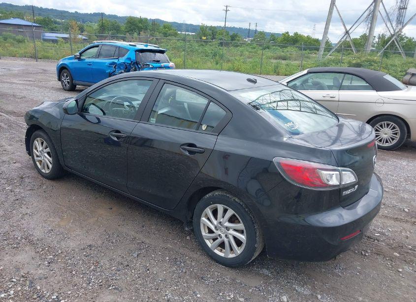 Photo 3 of 2012 Mazda Mazda3 I GRAND TOURING (VIN JM1BL1W84C1655859)