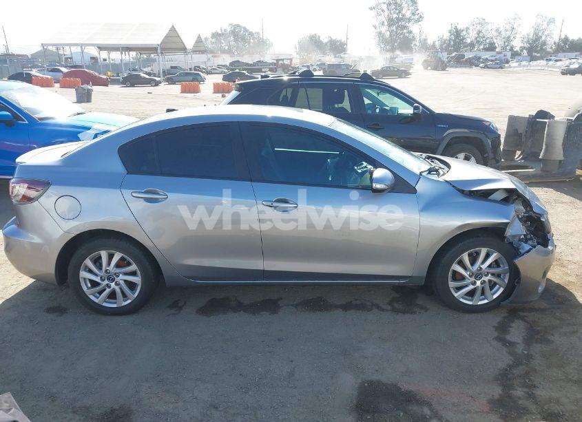 Photo 13 of 2013 Mazda Mazda3 I GRAND TOURING (VIN JM1BL1WP0D1736124)