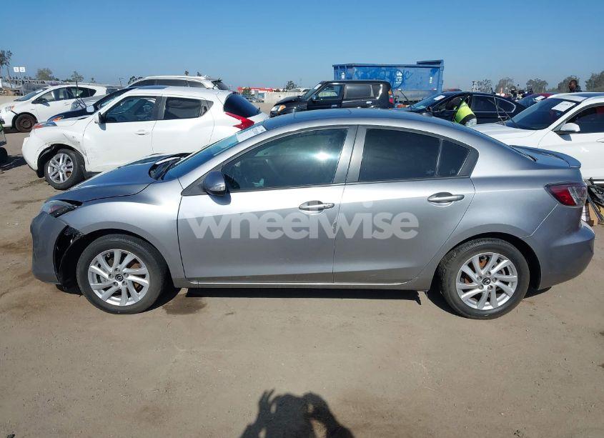 Photo 14 of 2013 Mazda Mazda3 I GRAND TOURING (VIN JM1BL1WP0D1736124)