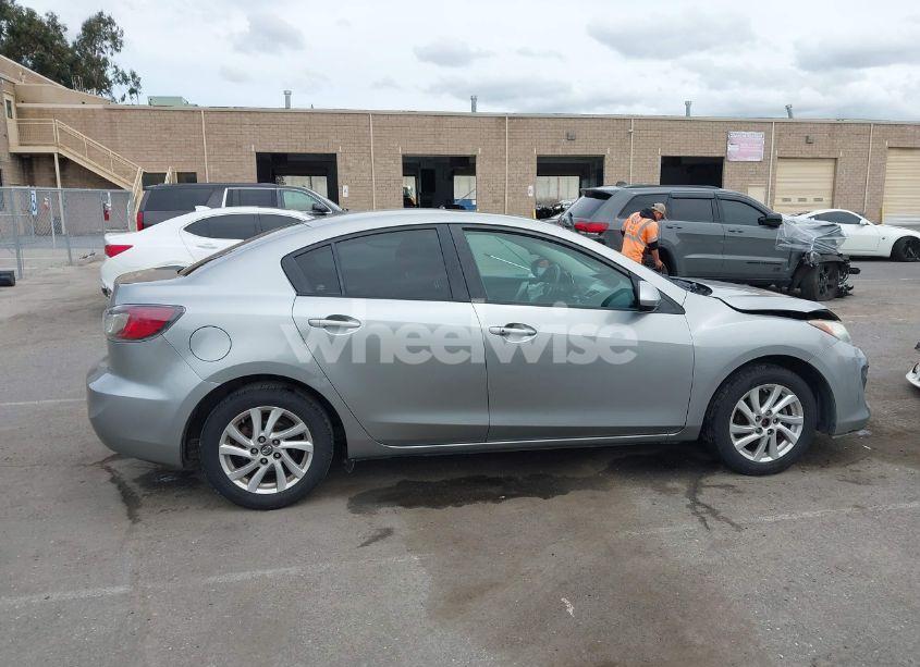 Photo 13 of 2013 Mazda Mazda3 I GRAND TOURING (VIN JM1BL1WP0D1790992)