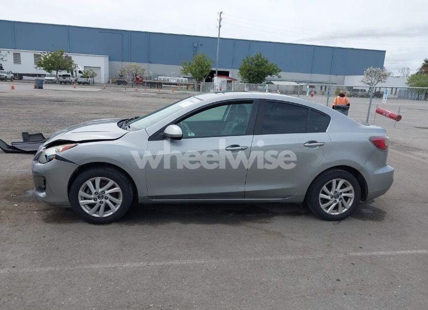 Photo 14 of 2013 Mazda Mazda3 I GRAND TOURING (VIN JM1BL1WP0D1790992)