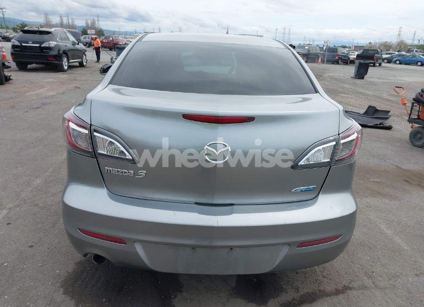 Photo 16 of 2013 Mazda Mazda3 I GRAND TOURING (VIN JM1BL1WP0D1790992)