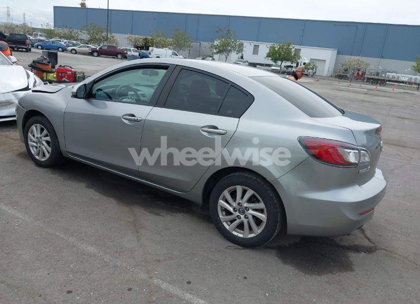 Photo 3 of 2013 Mazda Mazda3 I GRAND TOURING (VIN JM1BL1WP0D1790992)