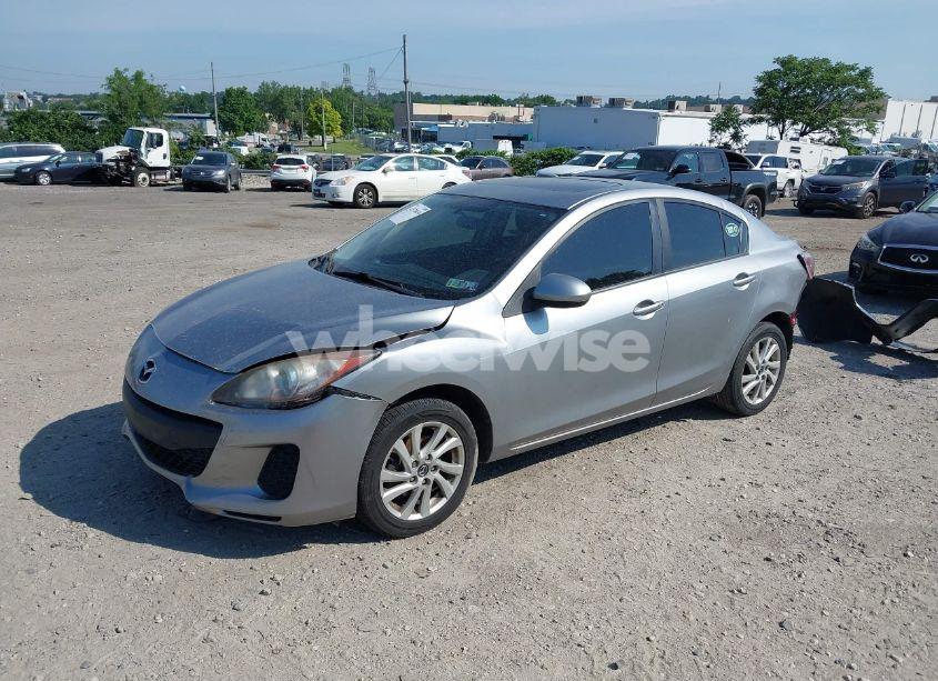 Photo 2 of 2013 Mazda Mazda3 I GRAND TOURING (VIN JM1BL1WP5D1823713)