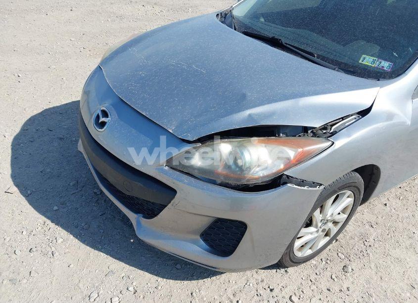 Photo 22 of 2013 Mazda Mazda3 I GRAND TOURING (VIN JM1BL1WP5D1823713)