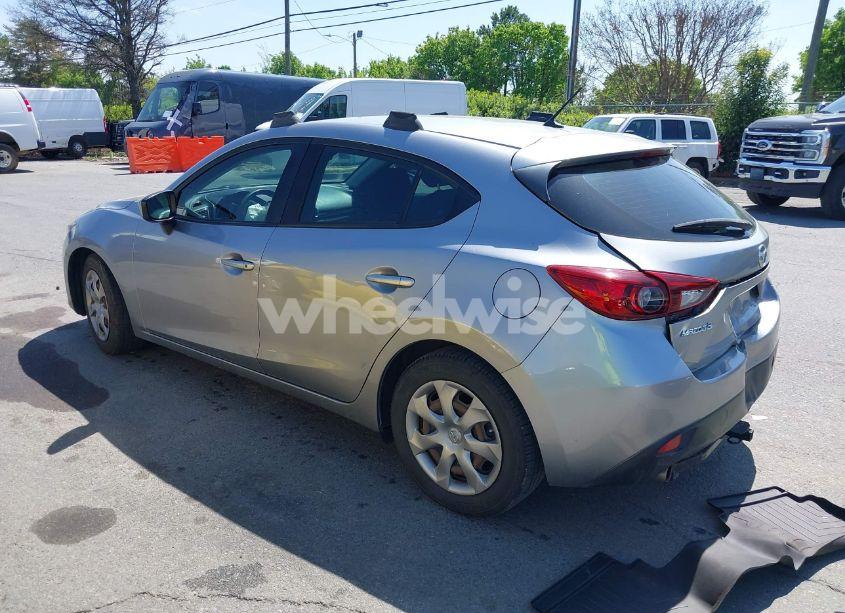 Photo 3 of 2016 Mazda Mazda3 I SPORT (VIN JM1BM1J73G1341721)