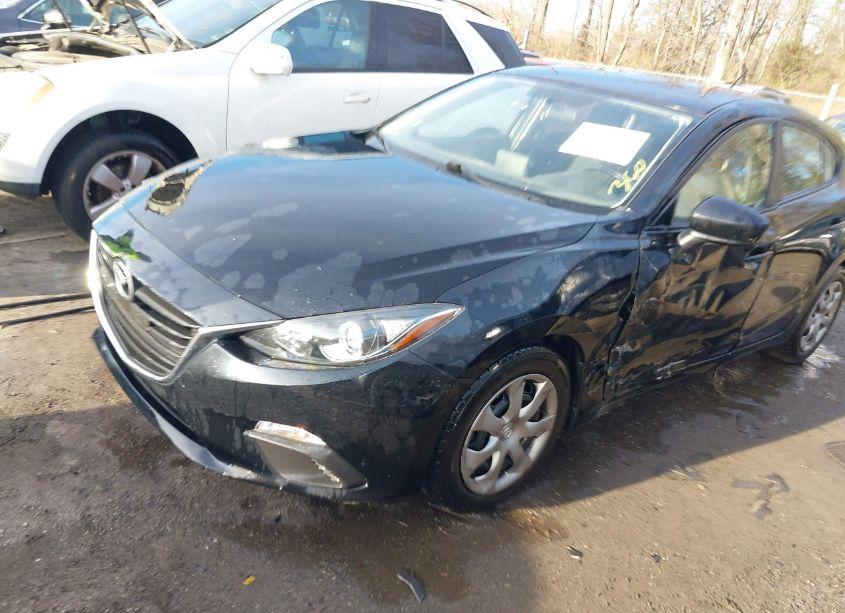 Photo 2 of 2016 Mazda Mazda3 I SPORT (VIN JM1BM1J78G1303708)