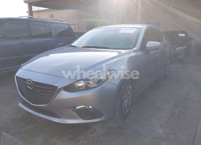 Photo 2 of 2014 Mazda Mazda3 I SPORT (VIN JM1BM1K70E1199887)