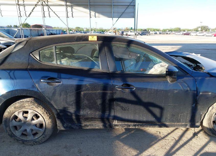 Photo 13 of 2014 Mazda Mazda3 (VIN JM1BM1K75E1104241)