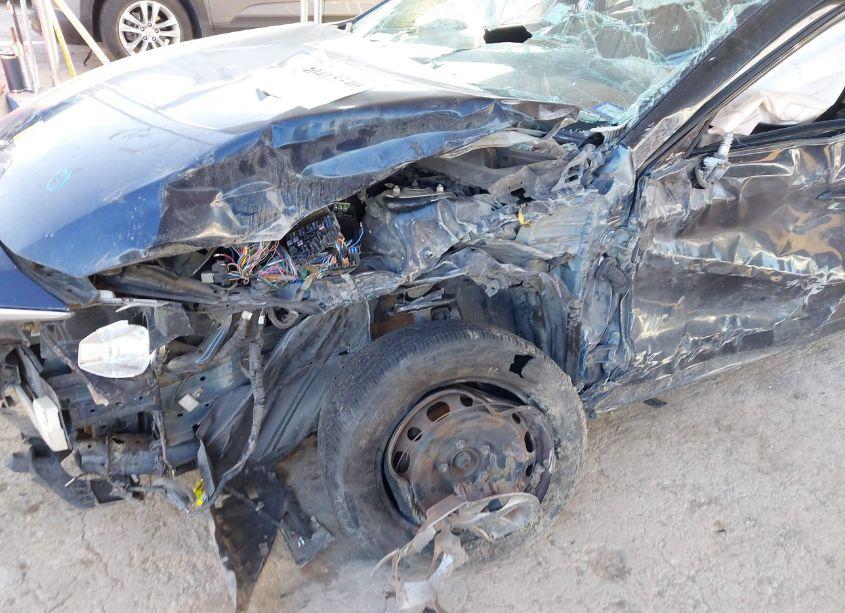 Photo 6 of 2014 Mazda Mazda3 (VIN JM1BM1K75E1104241)