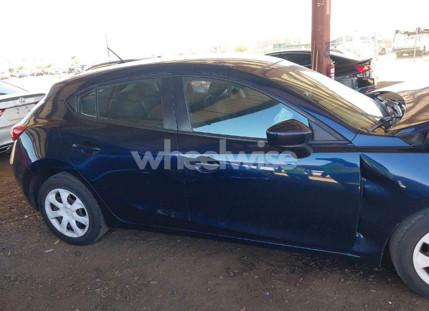 Photo 12 of 2014 Mazda Mazda3 I SPORT (VIN JM1BM1K75E1189548)