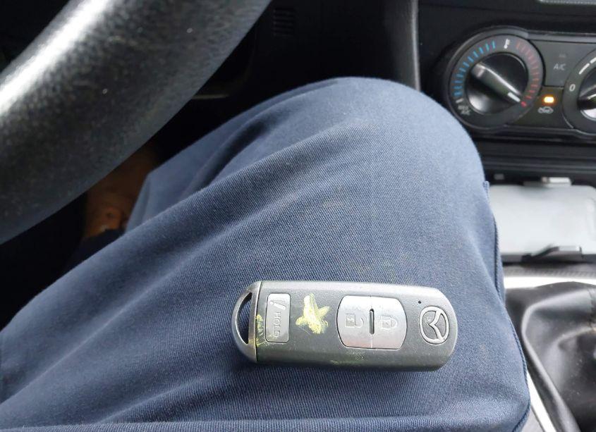 Photo 11 of 2014 Mazda Mazda3 I SPORT (VIN JM1BM1K75E1203612)