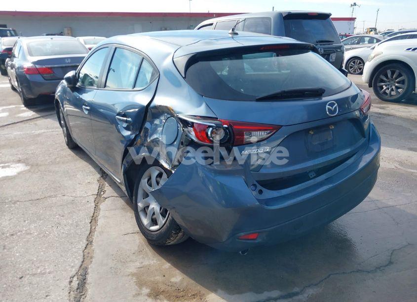 Photo 3 of 2014 Mazda Mazda3 I SPORT (VIN JM1BM1K77E1112860)