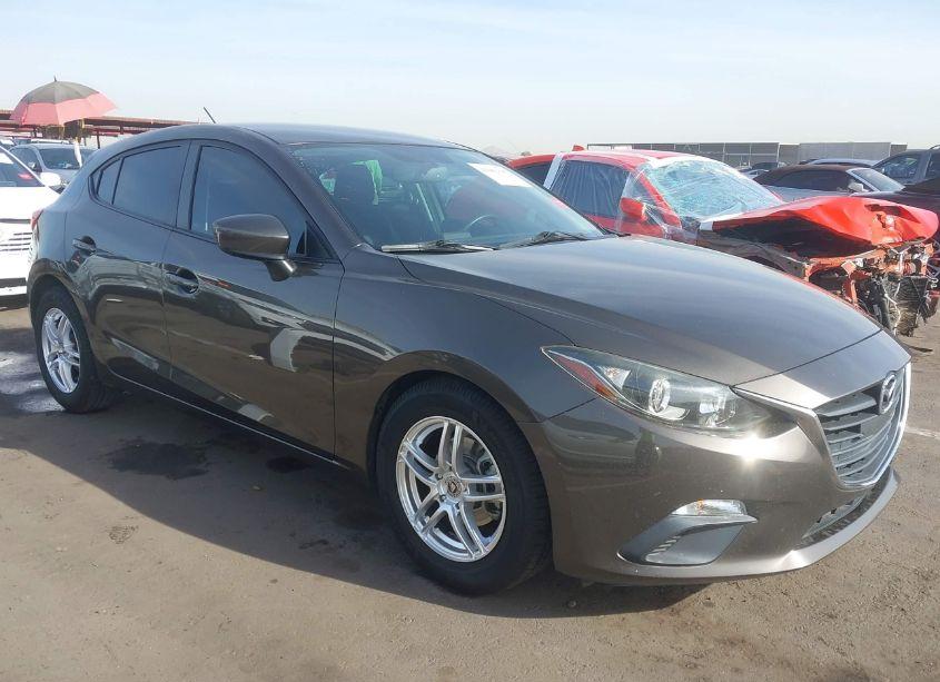 2014 Mazda Mazda3 I SPORT (VIN JM1BM1K78E1111300) main photo