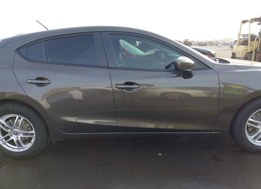 Photo 13 of 2014 Mazda Mazda3 I SPORT (VIN JM1BM1K78E1111300)