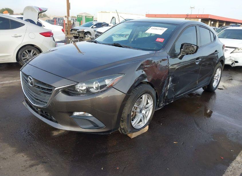 Photo 2 of 2014 Mazda Mazda3 I SPORT (VIN JM1BM1K78E1111300)