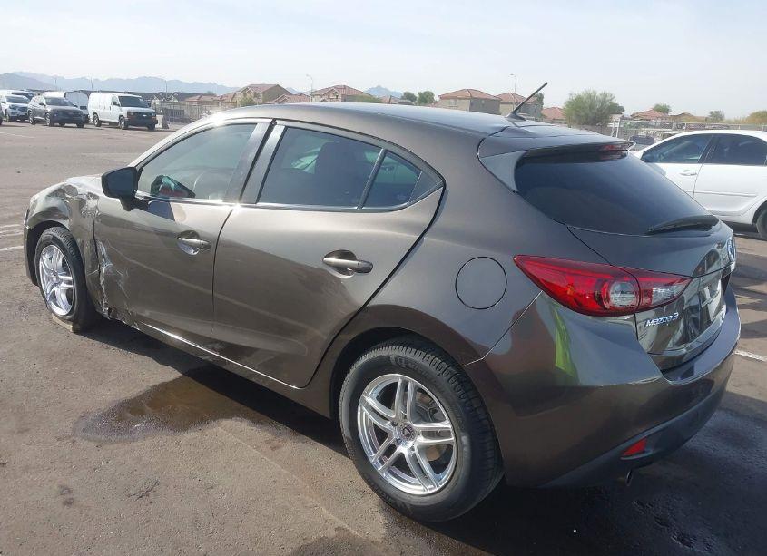 Photo 3 of 2014 Mazda Mazda3 I SPORT (VIN JM1BM1K78E1111300)