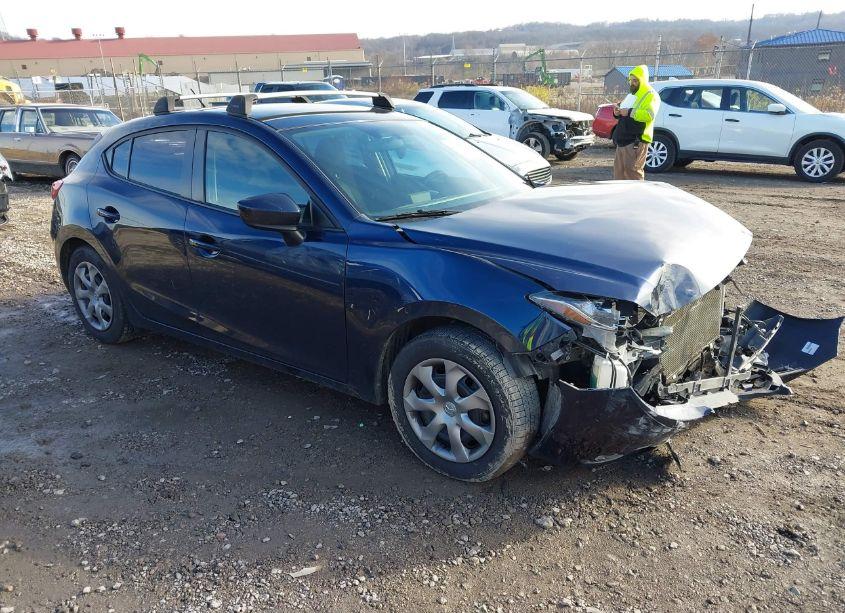 2014 Mazda Mazda3 I SPORT (VIN JM1BM1K78E1137086) main photo
