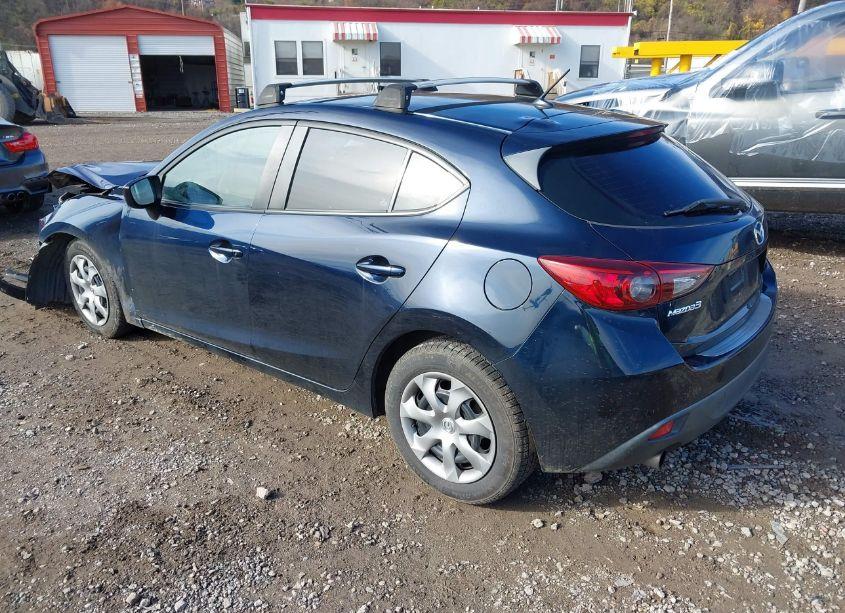 Photo 3 of 2014 Mazda Mazda3 I SPORT (VIN JM1BM1K78E1137086)