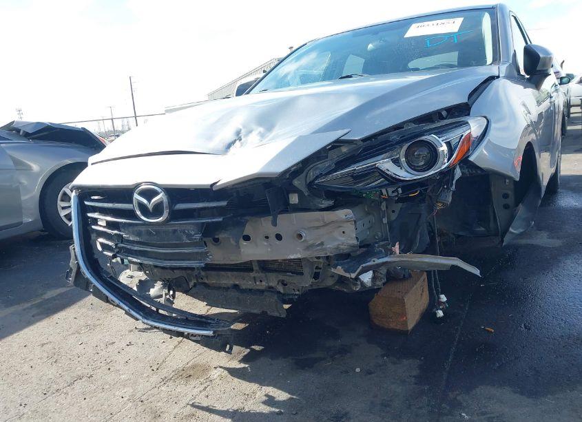 Photo 6 of 2014 Mazda Mazda3 S TOURING (VIN JM1BM1L36E1103675)