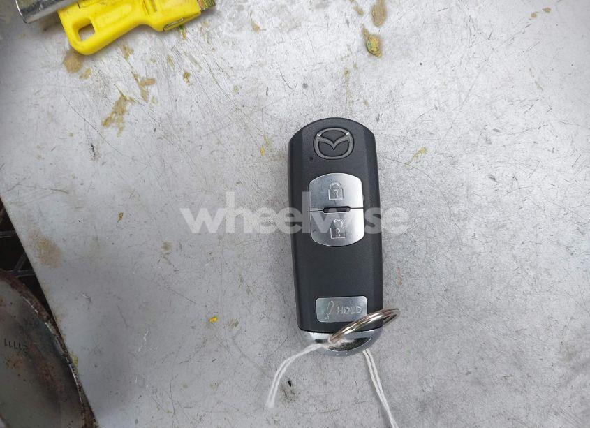 Photo 11 of 2014 Mazda Mazda3 S TOURING (VIN JM1BM1L37E1194858)