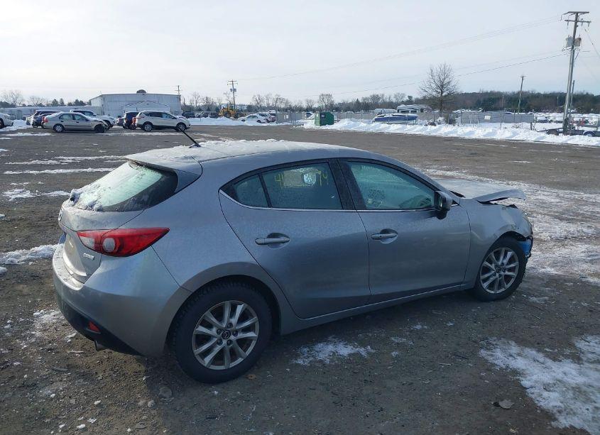 Photo 13 of 2014 Mazda Mazda3 I TOURING (VIN JM1BM1L71E1184815)