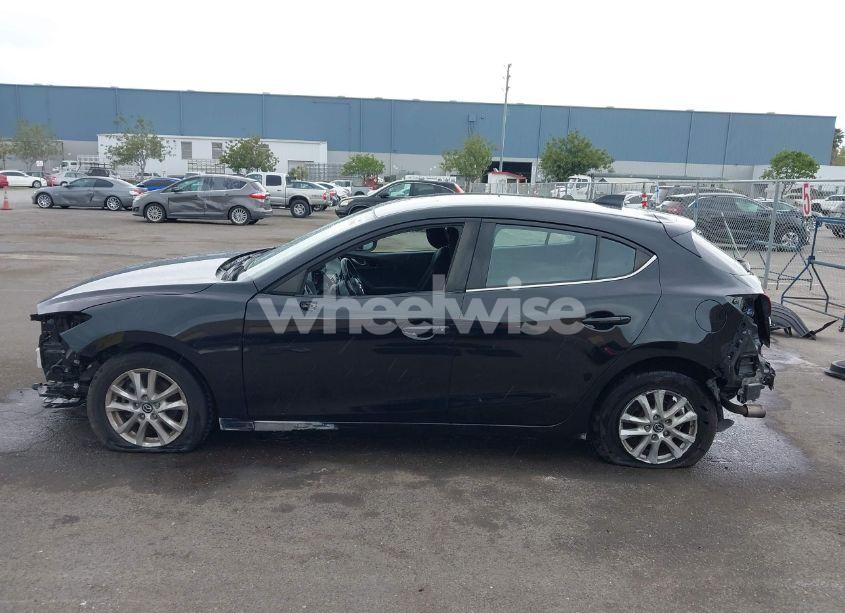 Photo 15 of 2014 Mazda Mazda3 I TOURING (VIN JM1BM1L73E1172987)