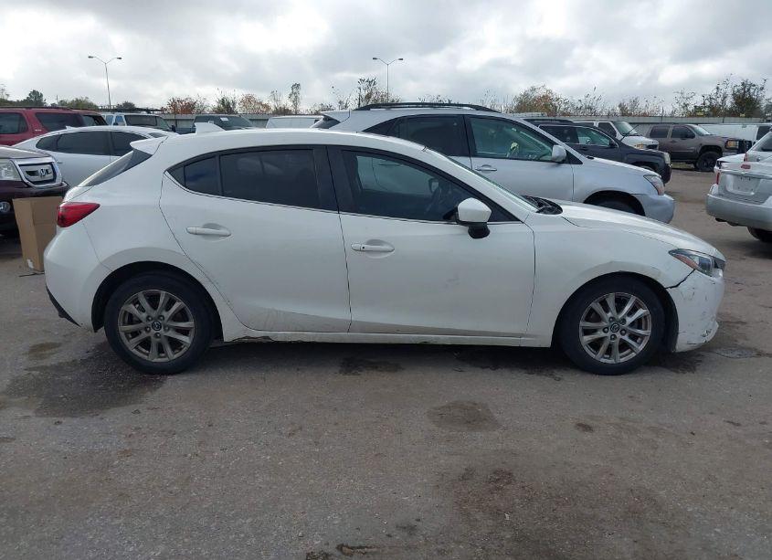 Photo 13 of 2014 Mazda Mazda3 I TOURING (VIN JM1BM1L74E1203941)