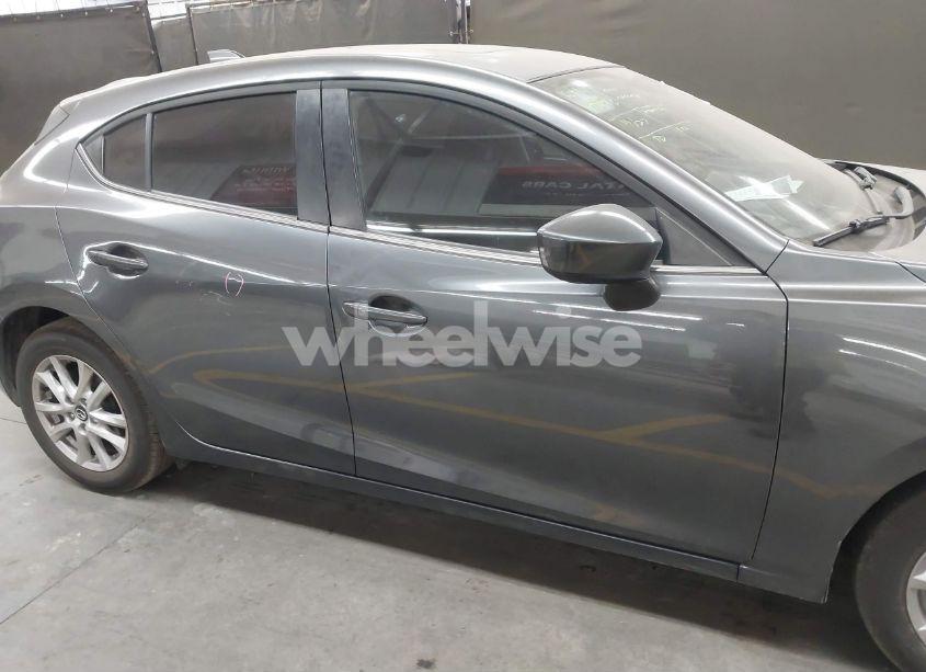 Photo 13 of 2015 Mazda Mazda3 I TOURING (VIN JM1BM1L75F1259985)