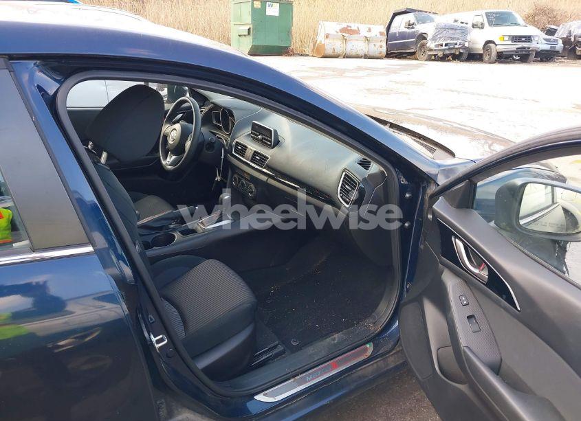 Photo 5 of 2014 Mazda Mazda3 I TOURING (VIN JM1BM1L78E1124241)