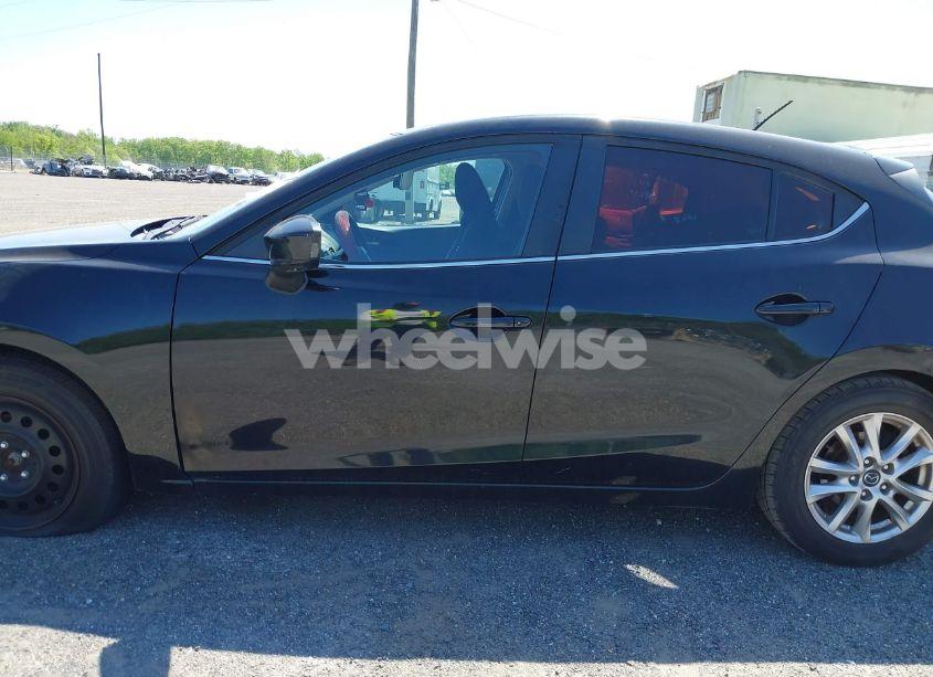 Photo 13 of 2015 Mazda Mazda3 I TOURING (VIN JM1BM1L79F1260427)