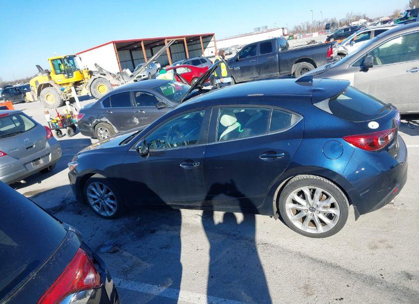 Photo 14 of 2015 Mazda Mazda3 S GRAND TOURING (VIN JM1BM1M30F1253698)