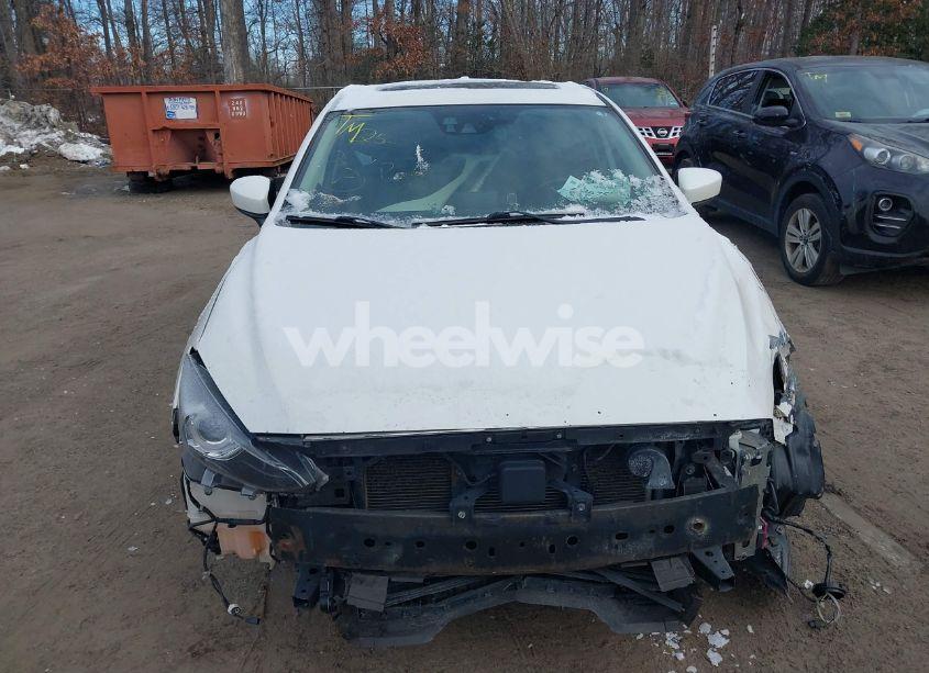 Photo 12 of 2014 Mazda Mazda3 S GRAND TOURING (VIN JM1BM1M37E1190047)