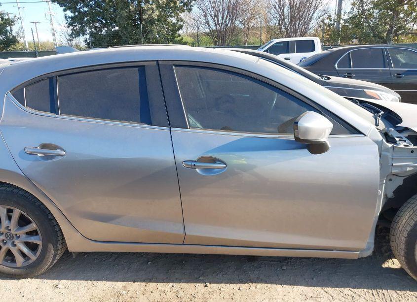 Photo 13 of 2014 Mazda Mazda3 I GRAND TOURING (VIN JM1BM1M70E1217611)