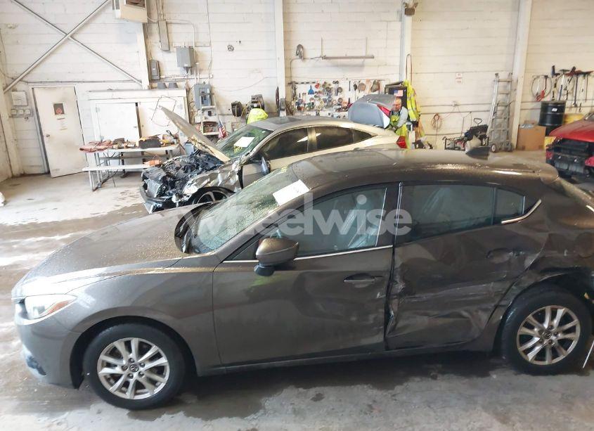 Photo 14 of 2015 Mazda Mazda3 I GRAND TOURING (VIN JM1BM1M70F1222597)