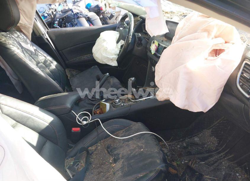 Photo 5 of 2015 Mazda Mazda3 I GRAND TOURING (VIN JM1BM1M70F1234359)