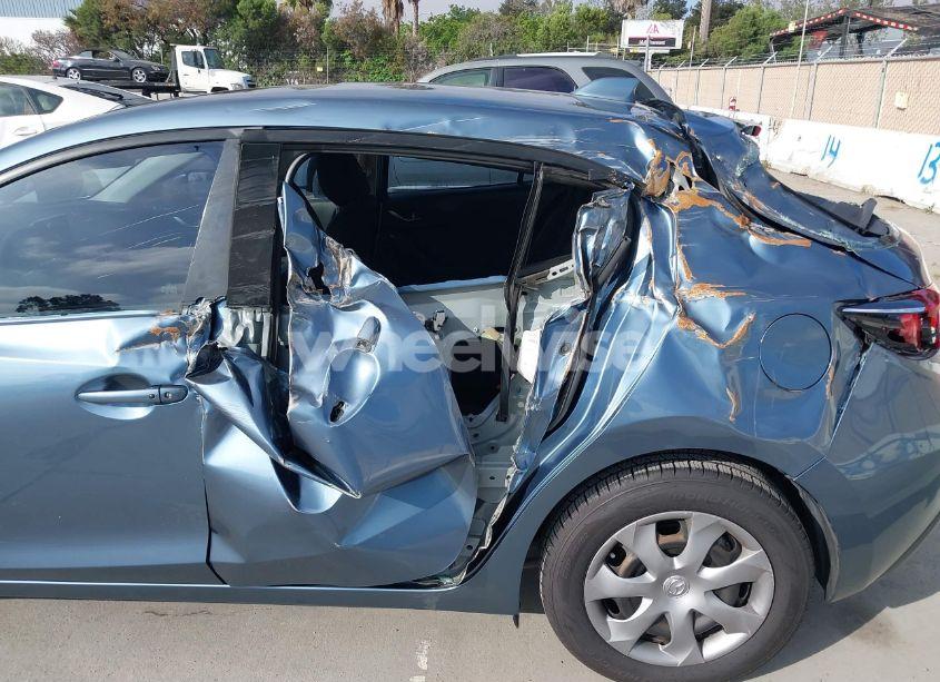 Photo 6 of 2014 Mazda Mazda3 I GRAND TOURING (VIN JM1BM1M72E1201071)