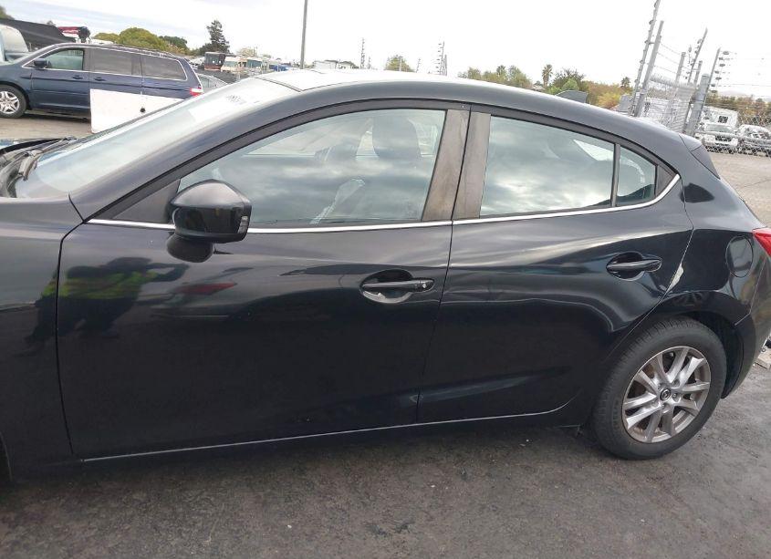 Photo 15 of 2014 Mazda Mazda3 I GRAND TOURING (VIN JM1BM1M78E1109401)
