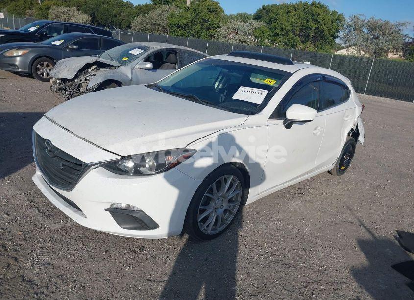 Photo 2 of 2014 Mazda Mazda3 I GRAND TOURING (VIN JM1BM1M79E1136008)