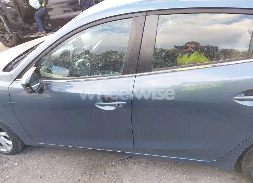 Photo 15 of 2016 Mazda Mazda3 S GRAND TOURING (VIN JM1BM1N35G1347737)